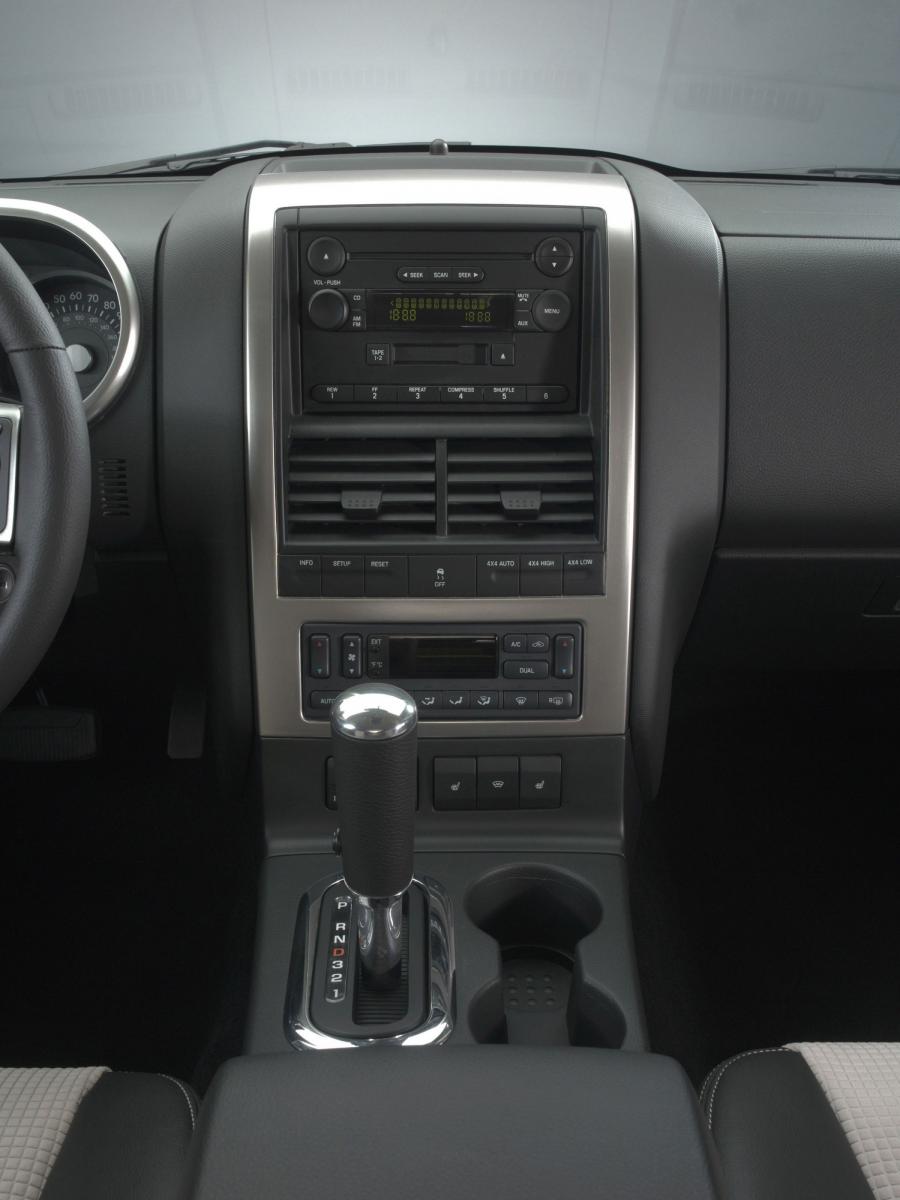  Mercury Mountaineer 2006 года  (фото 35 из 44)